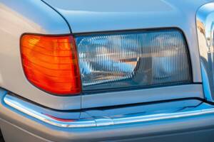 Image 17/21 of Mercedes-Benz 500 SEL (1990)