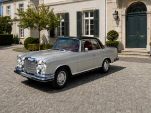 Bild 4/19 von Mercedes-Benz 280 SE 3,5 (1970)
