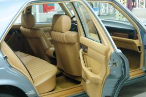 Bild 30/50 von Mercedes-Benz 420 SE (1988)