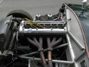 Image 16/18 de Jaguar C-Type (1900)