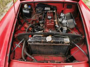 Image 34/58 of MG MGB (1968)