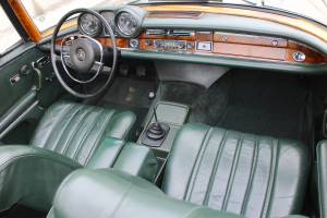 Image 7/14 of Mercedes-Benz 280 SE (1971)