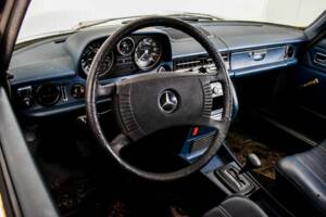 Afbeelding 47/50 van Mercedes-Benz 240 D (1976)