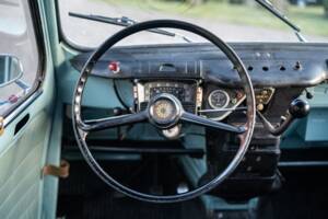 Image 30/66 of Renault R 4 Super (1962)