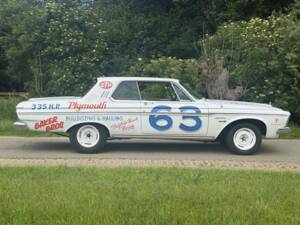 Image 5/22 of Plymouth Sport Fury (1963)