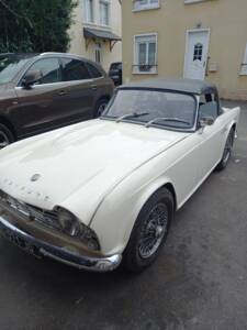 Image 3/4 of Triumph TR 4 (1962)