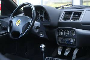 Bild 30/50 von Ferrari F 355 Berlinetta (1996)