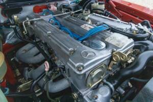 Bild 38/50 von Mercedes-Benz 280 SLC (1975)