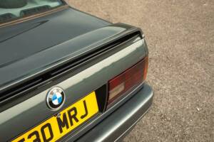Image 16/50 of BMW 325i (1990)