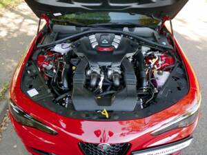 Bild 38/40 von Alfa Romeo Giulia Quadrifoglio (1900)
