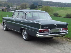 Image 19/31 of Mercedes-Benz 220 SE b (1963)