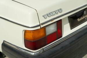 Bild 9/50 von Volvo 244 GL D (1982)