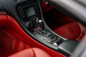 Image 14/47 of Mercedes-Benz SL 600 (2004)