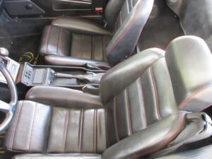 Bild 6/21 von Alfa Romeo 2.0 Spider QV (1988)