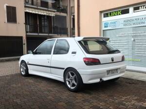 Immagine 3/30 di Peugeot 306 2.0i GTi6 (1997)