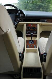 Image 33/70 of Mercedes-Benz 500 SE (1984)