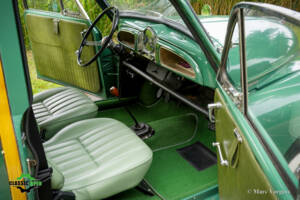 Image 12/43 of Morris Minor 1000 Traveller (1965)