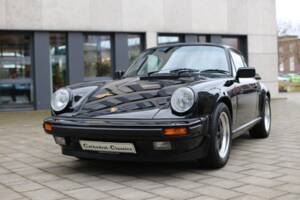 Image 2/43 of Porsche 911 Carrera 3.2 (1985)