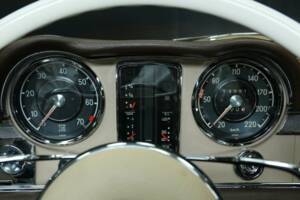 Image 17/50 of Mercedes-Benz 230 SL (1967)