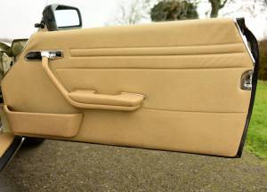 Image 34/50 of Mercedes-Benz 500 SL (1983)