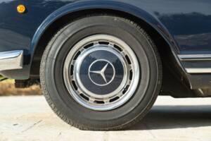 Image 16/50 de Mercedes-Benz 280 SL (1969)