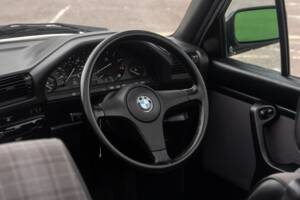 Image 30/50 of BMW 320i (1987)