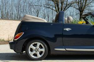 Imagen 12/50 de Chrysler PT Cruiser Cabrio Limited 2.4 (2005)