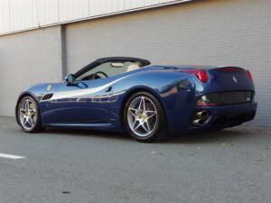 Bild 4/99 von Ferrari California (2009)