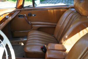 Image 4/17 de Mercedes-Benz 280 SE 3,5 (1970)