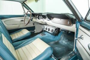 Image 8/50 of Ford Mustang 302 (1966)