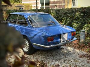 Bild 21/100 von Alfa Romeo Giulia GT 1300 Junior (1973)