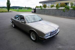 Image 11/61 de Jaguar Sovereign 3.6 (1987)