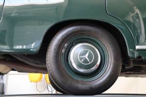 Image 37/50 of Mercedes-Benz 180 D (1958)