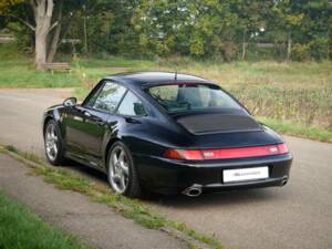 Image 3/36 de Porsche 911 Carrera 4S (1998)
