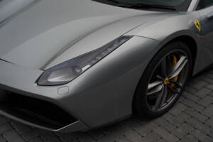 Image 30/50 de Ferrari 488 GTB (2019)