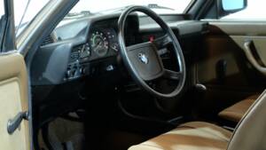 Bild 5/25 von BMW 323i (1983)