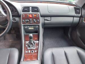 Afbeelding 16/32 van Mercedes-Benz CLK 230 Kompressor (2001)