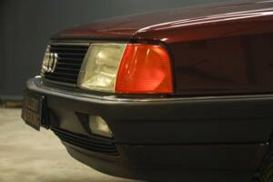Image 10/50 de Audi 100 - 2.3E quattro (1990)