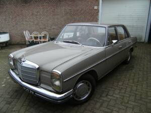 Image 1/8 of Mercedes-Benz 230 (1972)