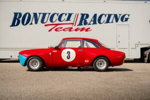 Imagen 12/81 de Alfa Romeo 1750 GT Veloce (1968)