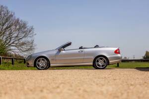 Image 10/50 of Mercedes-Benz CLK 55 AMG (2003)