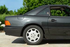 Image 19/50 de Mercedes-Benz 300 SL (1990)
