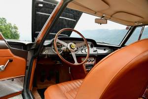 Image 31/50 de Ferrari 250 GTE (1963)