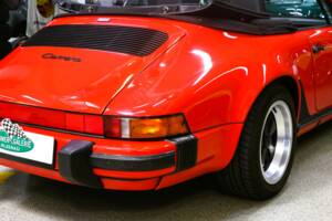 Image 34/47 of Porsche 911 Carrera 3.2 (1989)