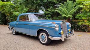 Image 6/39 of Mercedes-Benz 220 SE (1958)