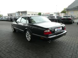 Image 6/21 of Jaguar XJR 4.0 (2001)
