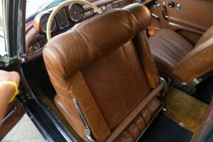 Obraz 49/50 pojazdu Mercedes-Benz 220 SE b (1964)