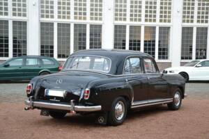 Imagen 5/19 de Mercedes-Benz 220 a (1956)