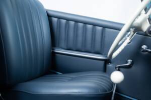 Image 23/40 of Mercedes-Benz 190 SL (1962)