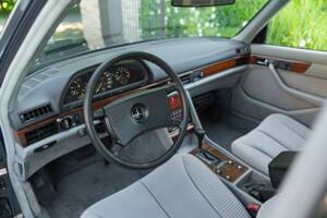 Image 30/50 of Mercedes-Benz 500 SEL (1985)